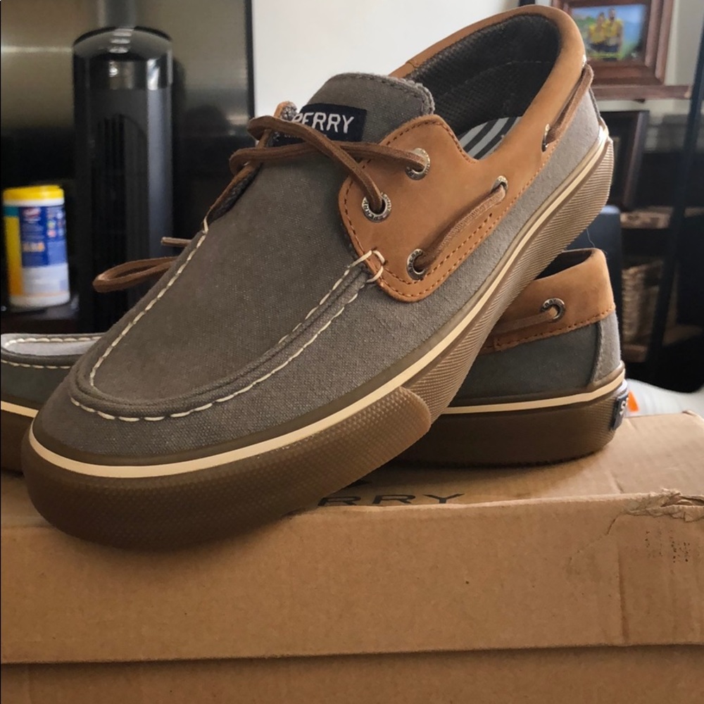 New w box Men’s Sperrys